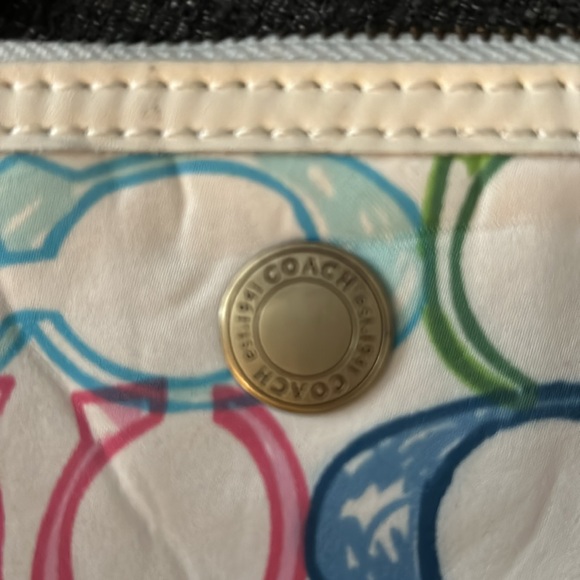 Coach Hampton Scribble C wristlet - Picture 4 of 5